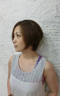 ツーセクションショートボブ